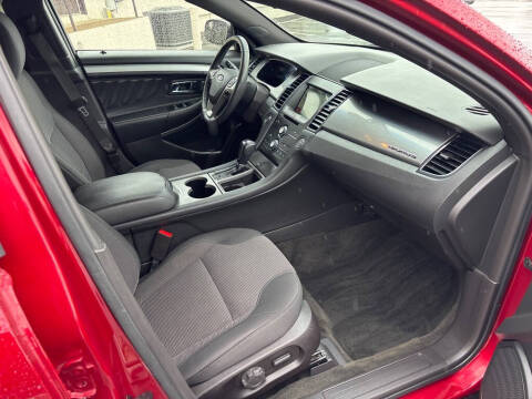 2018 Ford Taurus SEL