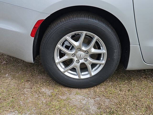 2026 Chrysler Voyager LX