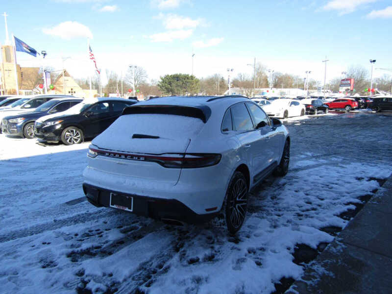 2022 Porsche Macan