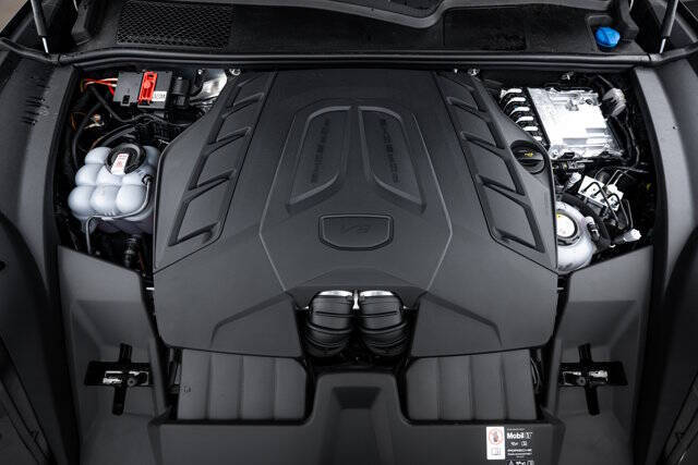 2025 Porsche Cayenne Turbo E-Hybrid