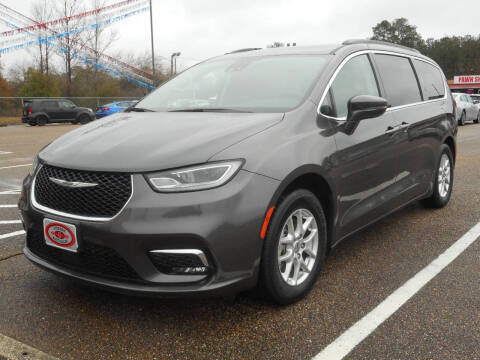 2022 Chrysler Pacifica for sale at STRAHAN AUTO SALES INC in Hattiesburg MS