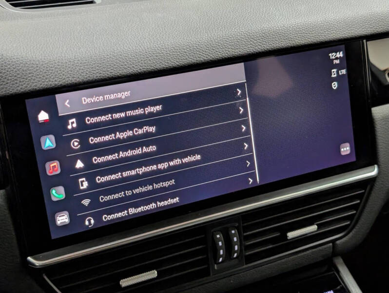 2022 Porsche Cayenne Platinum Edition