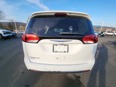2020 Chrysler Pacifica Touring L