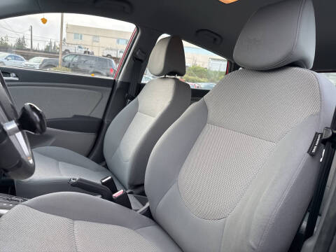 2012 Hyundai Accent GS