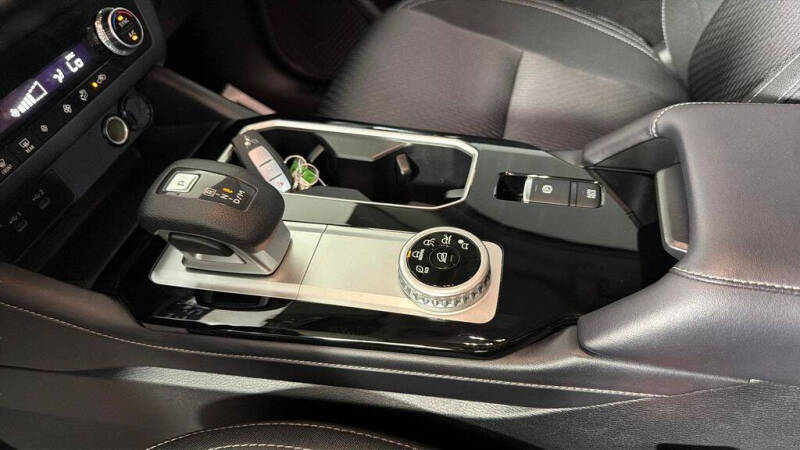 2025 Mitsubishi Outlander ES