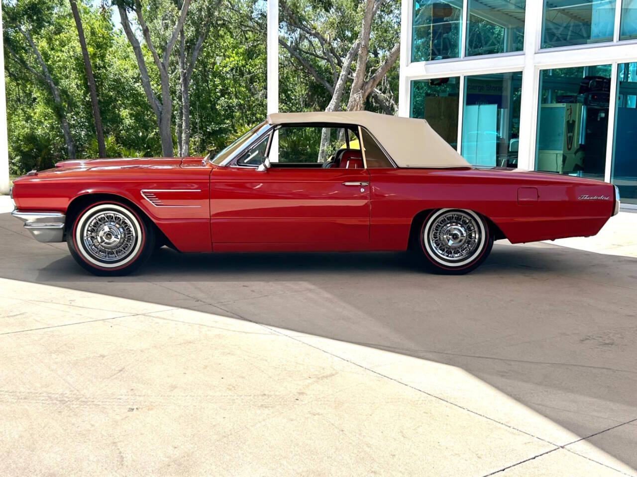 1965 Ford Thunderbird 8