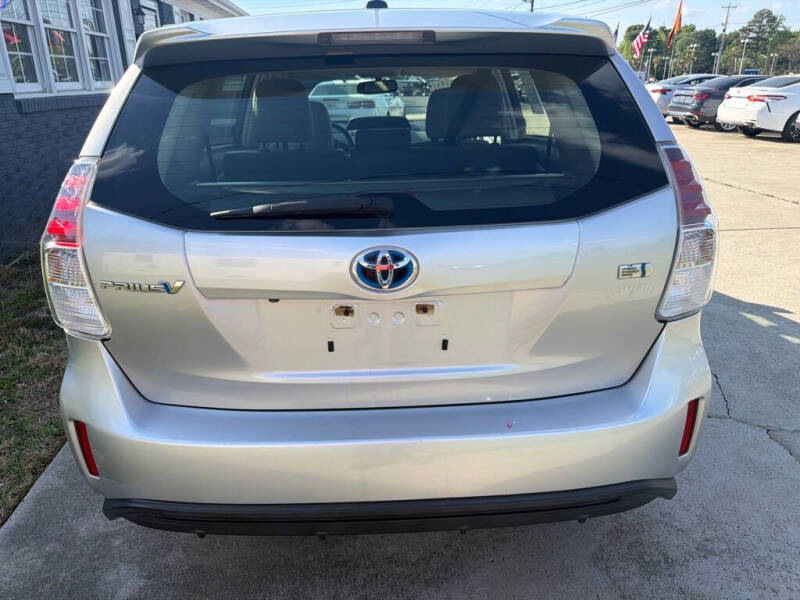 2016 Toyota Prius v
