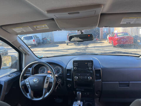 2014 Nissan Titan SV