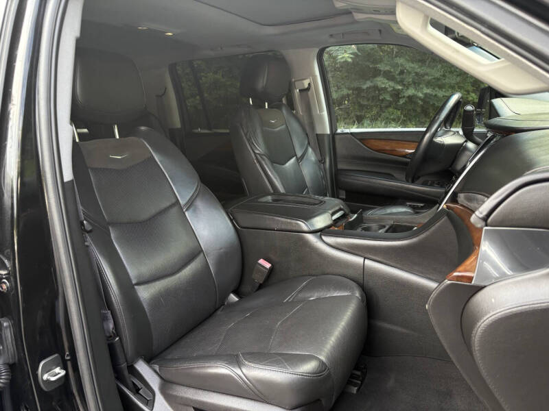 2017 Cadillac Escalade ESV Luxury