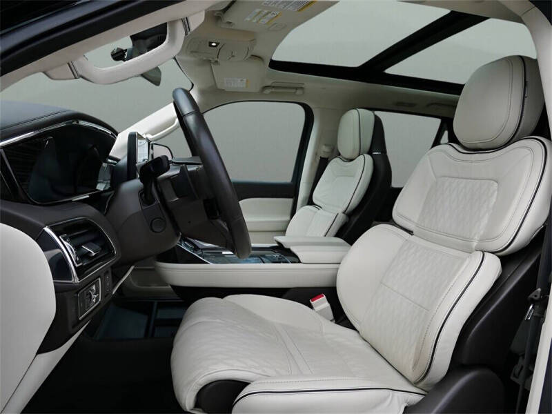 2023 Lincoln Navigator L Black Label