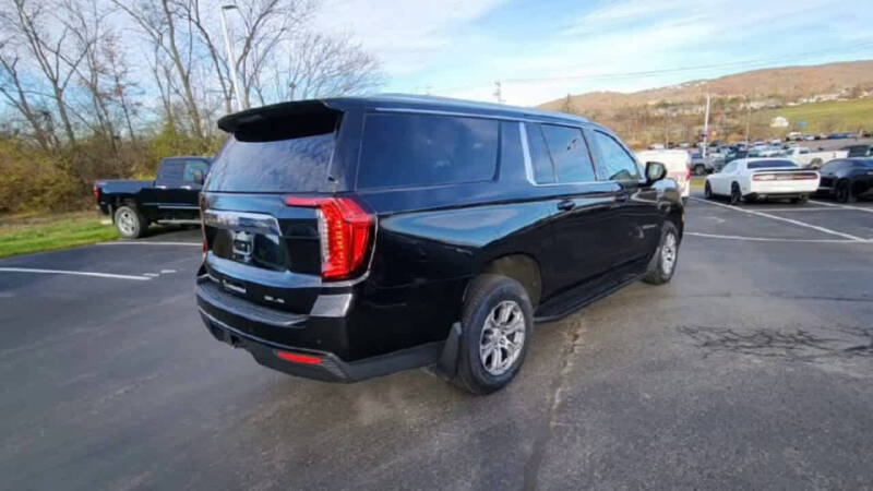 2022 GMC Yukon XL SLE