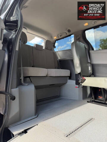 2018 Toyota Sienna LE Mobility 7-Passenger