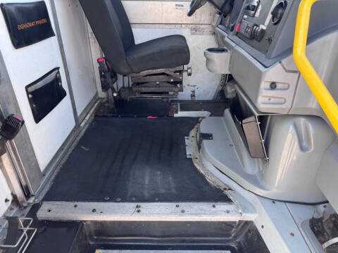 2014 Isuzu UTILIMASTER VAN