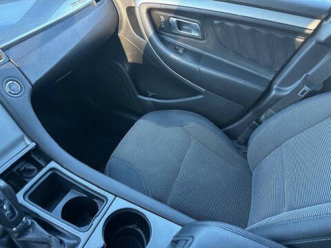 2018 Ford Taurus SEL