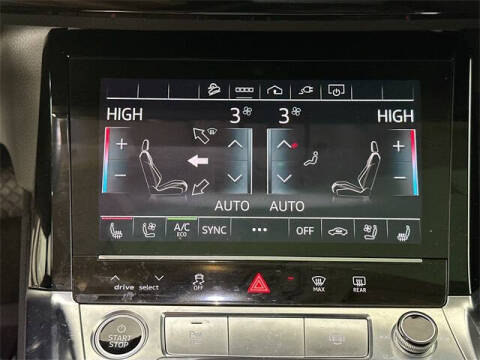 2022 Audi e-tron quattro Premium Plus