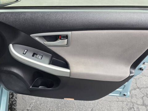 2014 Toyota Prius Plug-in Hybrid