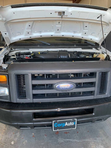 2013 Ford E-Series E-350 SD XLT