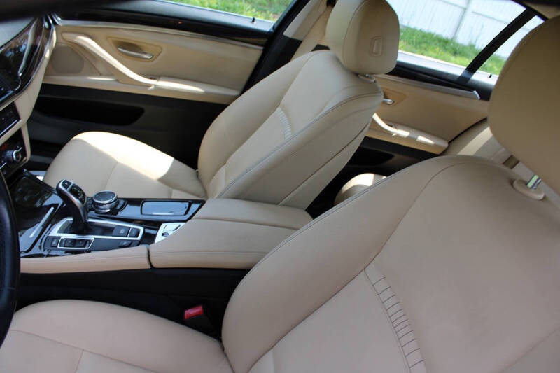 2016 BMW 5 Series 528i