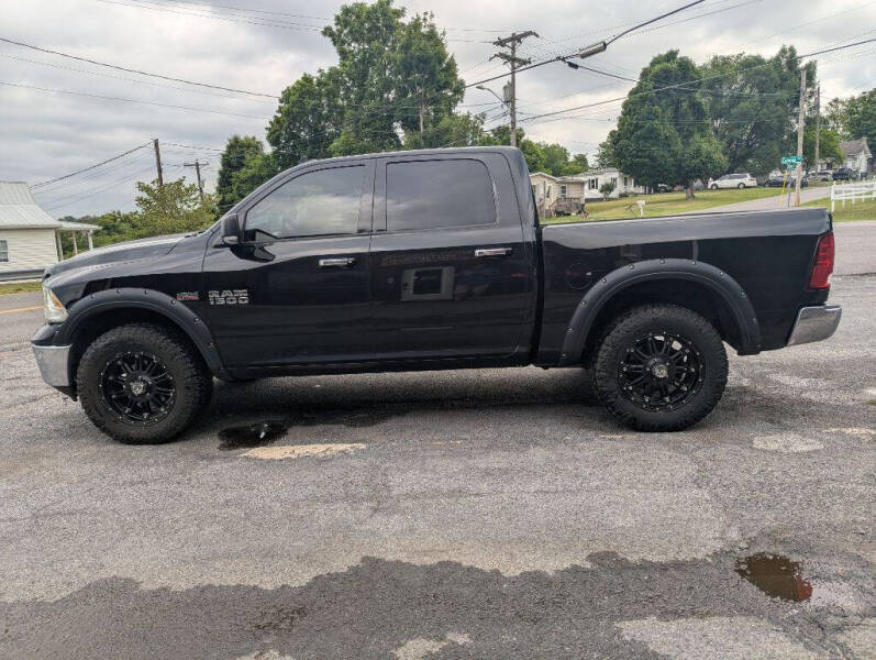 2016 RAM 1500 SLT