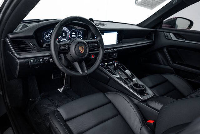 2025 Porsche 911 Carrera