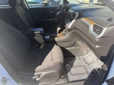 2017 GMC Acadia SLE-2