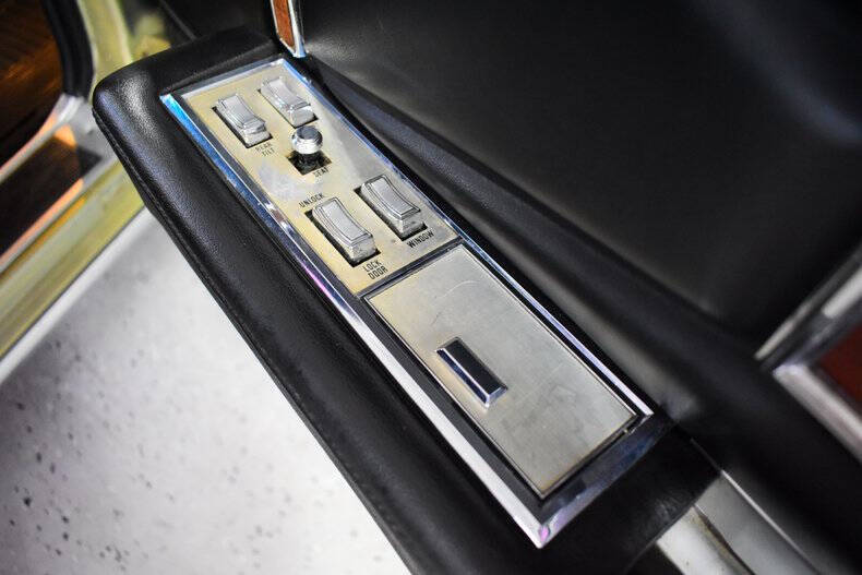 1971 Lincoln Continental