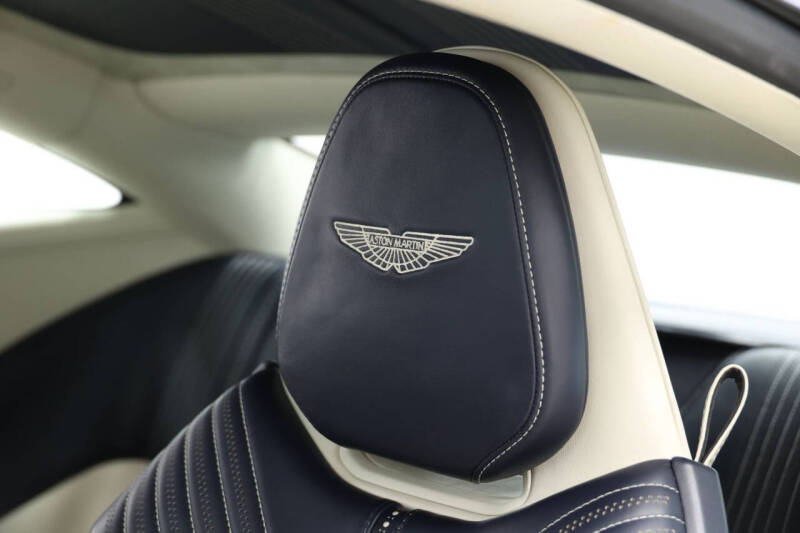 2019 Aston Martin DB11 V8