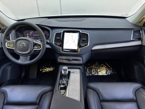 2023 Volvo XC90 Recharge T8 Ultimate Bright Theme 6P