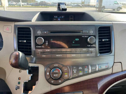 2011 Toyota Sienna XLE 8-Passenger