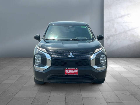 2022 Mitsubishi Outlander ES