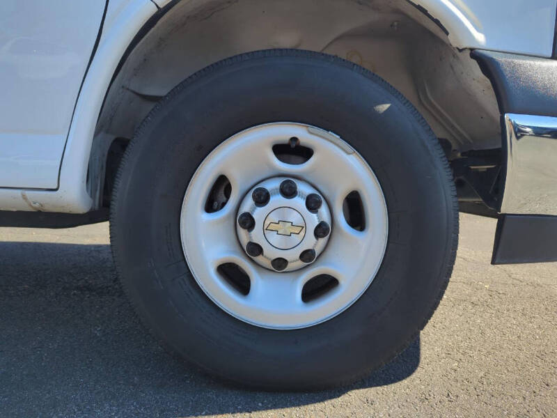 2024 Chevrolet Express 2500