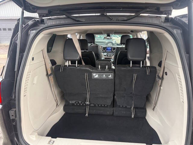 2017 Chrysler Pacifica Touring-L