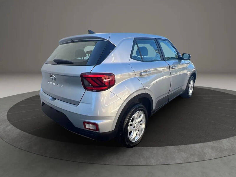 2022 Hyundai Venue SE