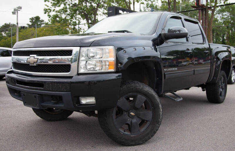 2009 Chevrolet Silverado 1500 for sale at EXCLUSIVE MOTORS in Virginia Beach VA