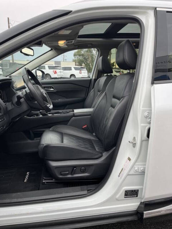 2024 Nissan Rogue Platinum