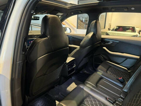 2023 Audi SQ7 4.0T quattro Premium Plus