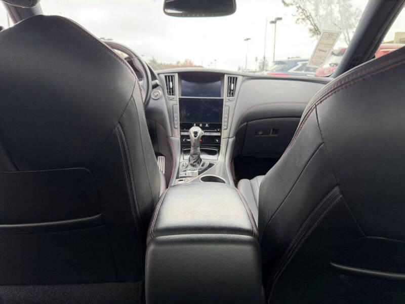 2022 Infiniti Q60 Red Sport 400