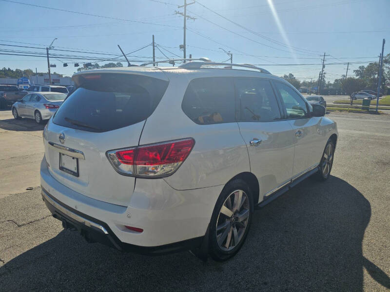 2014 Nissan Pathfinder Platinum photo 17