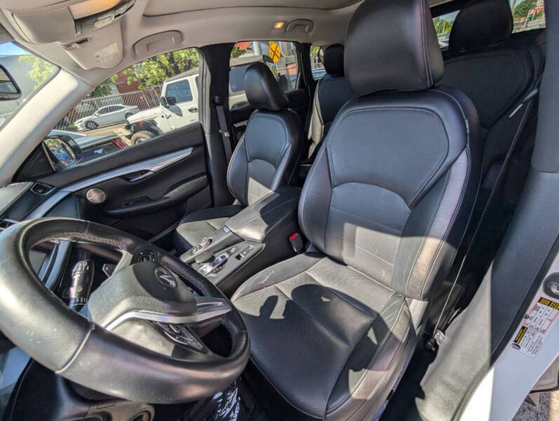 2019 Infiniti QX50 Essential