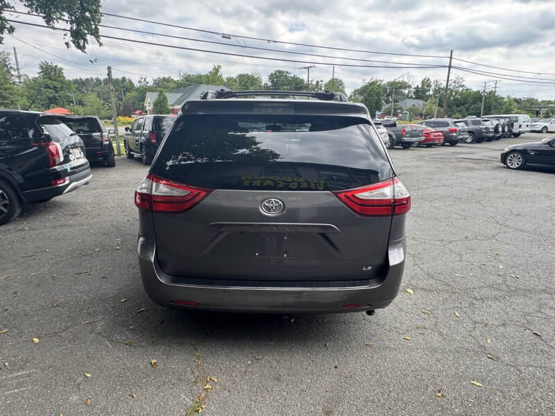 2015 Toyota Sienna LE 8-Passenger
