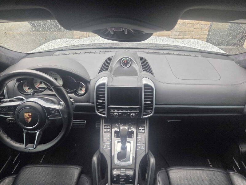 2015 Porsche Cayenne Turbo