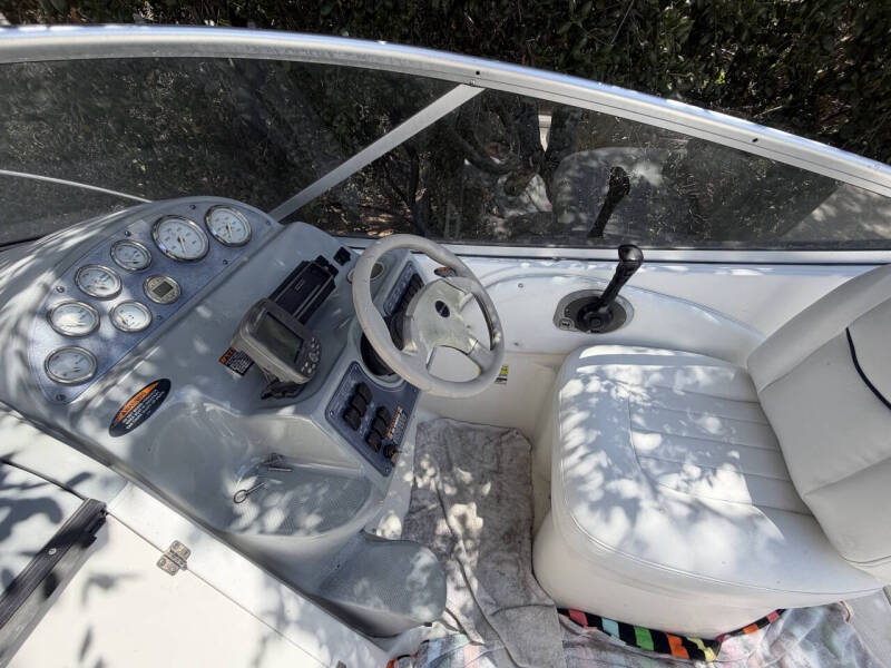 2004 Bayliner 245