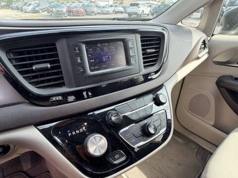 2017 Chrysler Pacifica Touring