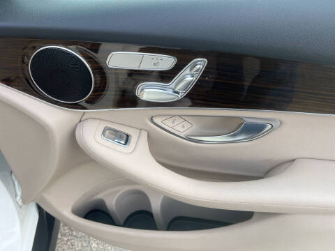 2017 Mercedes-Benz GLC GLC 300 4MATIC