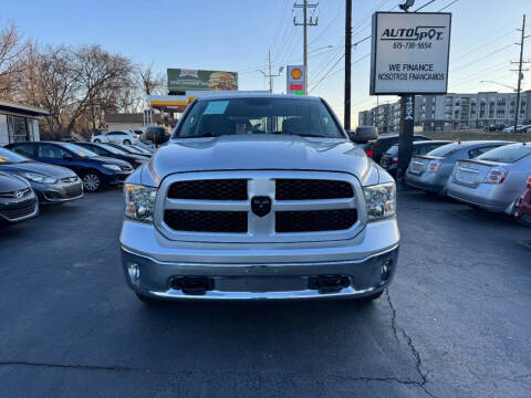 2016 RAM 1500 SLT