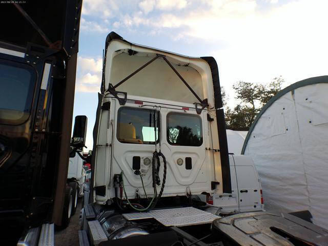 2016 Freightliner Cascadia