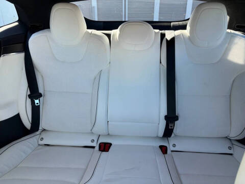 2022 Tesla Model S Plaid