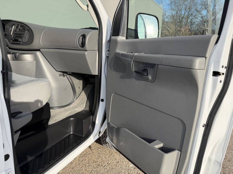 2007 Ford E-Series E-150 XLT