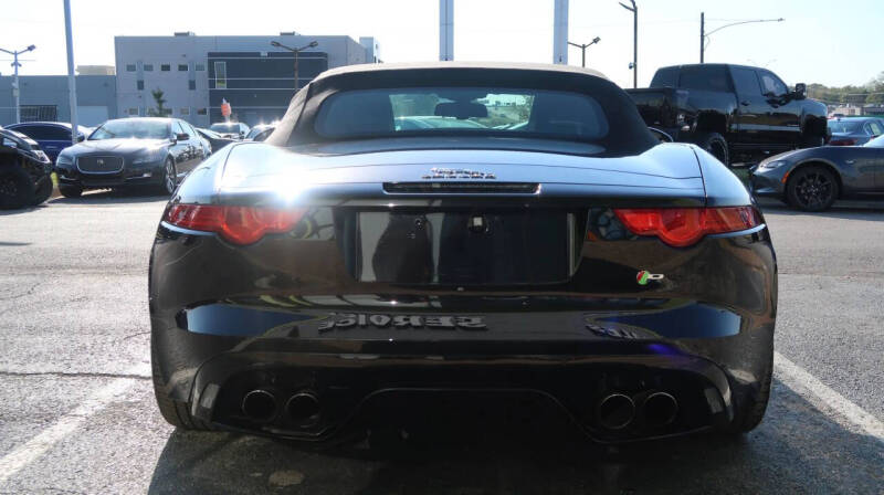 2016 Jaguar F-TYPE R