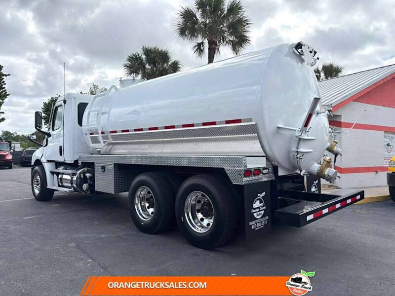 2023 Freightliner Cascadia